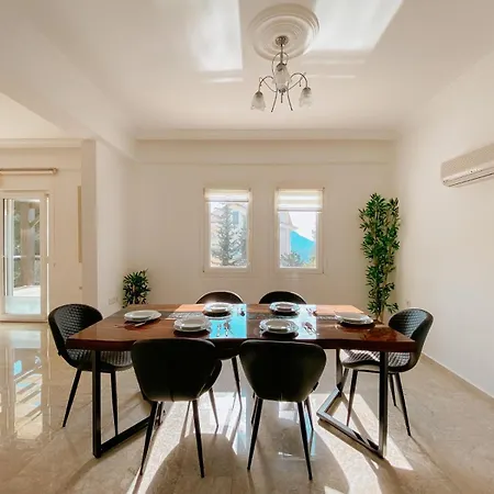 Villa Ladywell